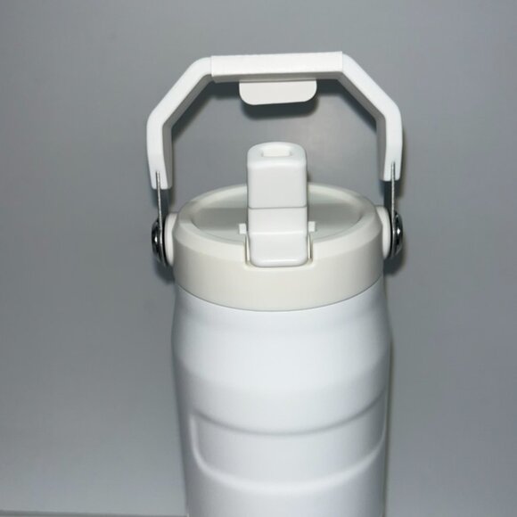 Stanley 24oz IceFlow Aerolight Stainless Steel Water Bottle with Flip Straw 2.0 - Picture 4 of 5